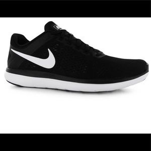 Nike Tennis Shoes